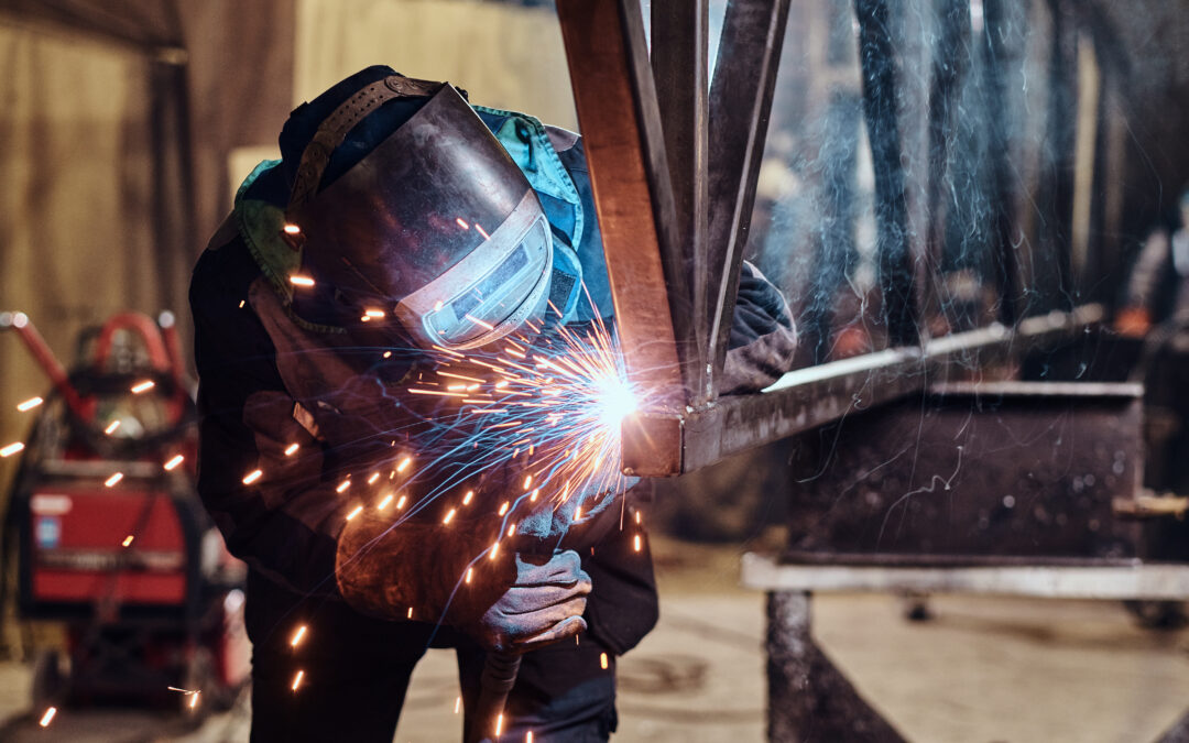 Why Should You Choose a Redding Welder Over Riveting?